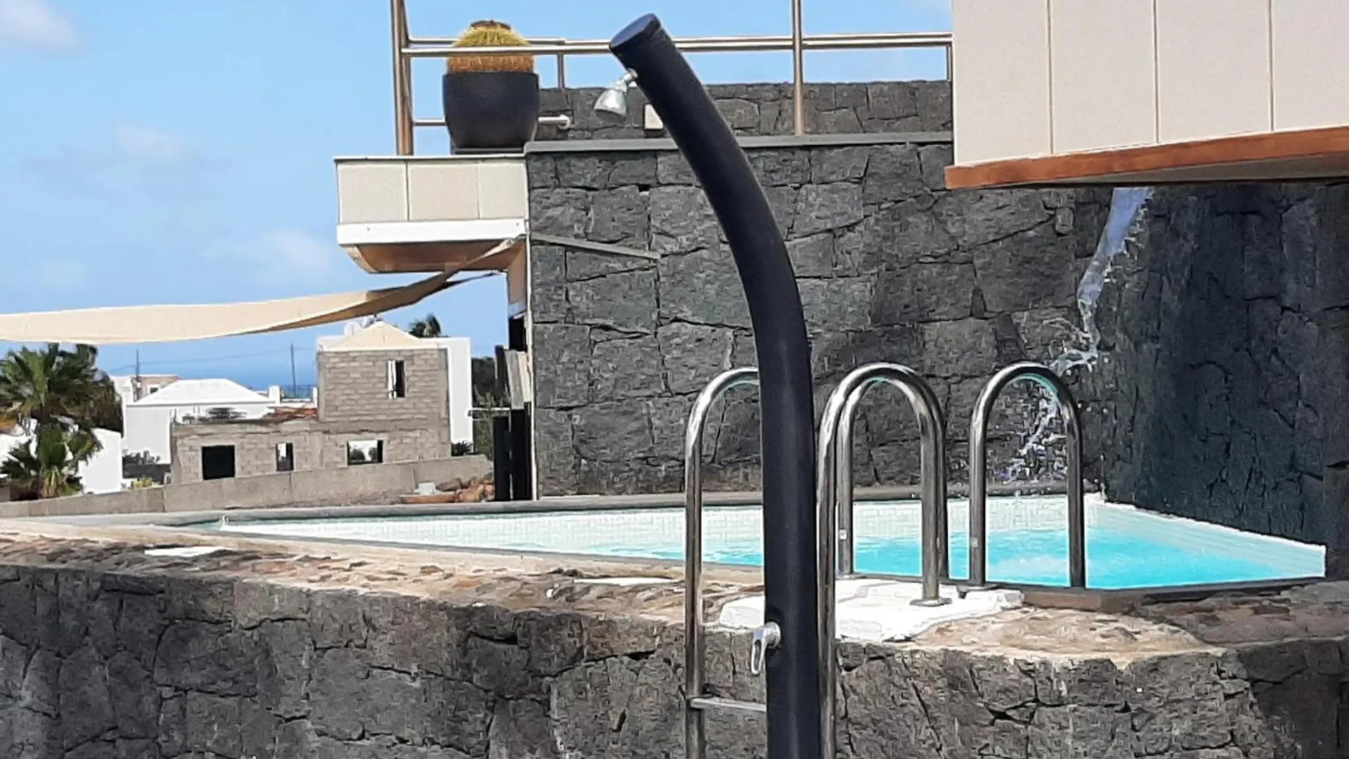 Ferienwohnung Meerblick Und Naehe Feuerberge Mit Eigenem Beheizten Pool contacts